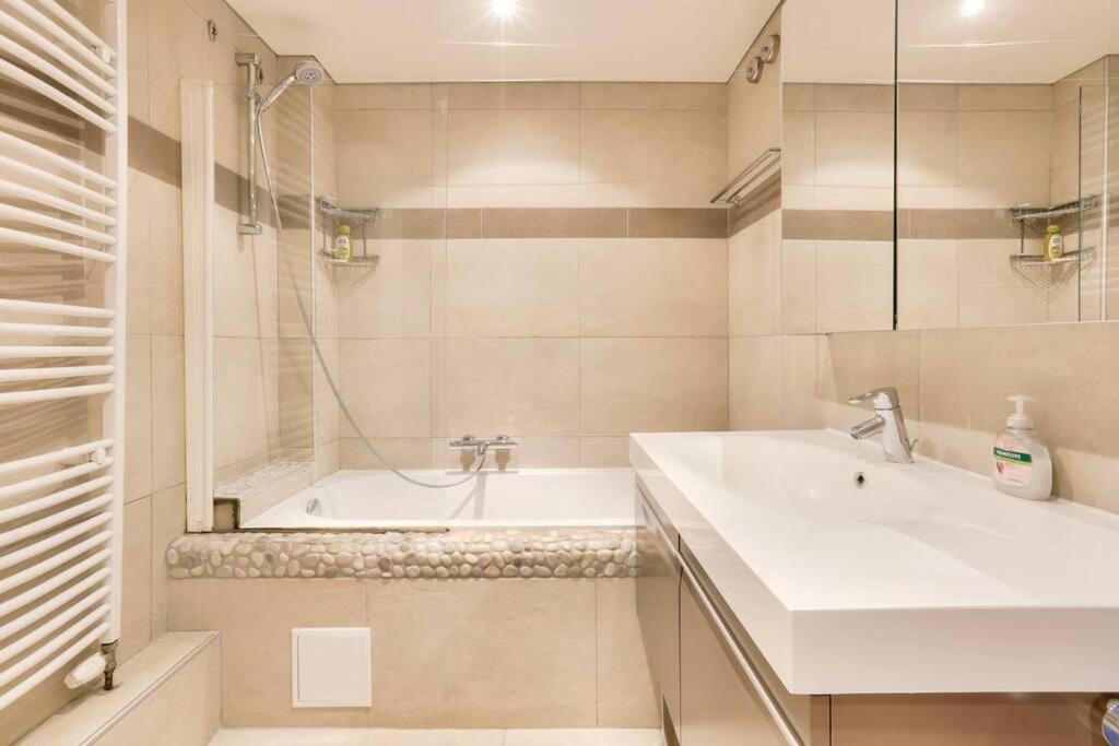 Appartement Spacieux Au Coeur De Strasbourg Bagian luar foto